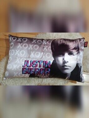 2010 Justin Bieber Pillow With Photo Slot